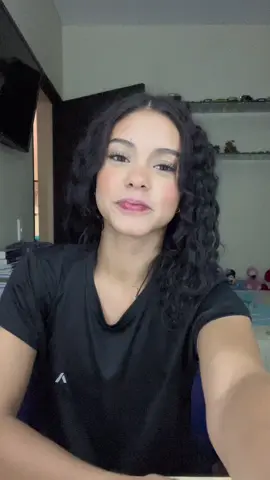 mis lindas aquí le dejo mi rutina de rizos y ignoren el ruido después de la canción 😭🤚🏼💓💘 #paratii #fypシ゚ #rizosdefinidos #tutorialderizos #CapCut 