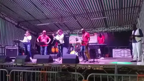 kannal misik awt fête de les Mangles Petit-Canal avec L@reyne pa biswen palé /avoué/a si paré/la Guadeloupéenne/ love to love/ hello dous/rayan labiche bénédiksyon kan menme  #live #podium #pourtoii #musique 