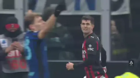 إنه الميلان إنه الميلان 🖤❤️🤷 #ميلان #ac_milan #اكسبلورexplore   #fyp #ايطاليا🇮🇹 