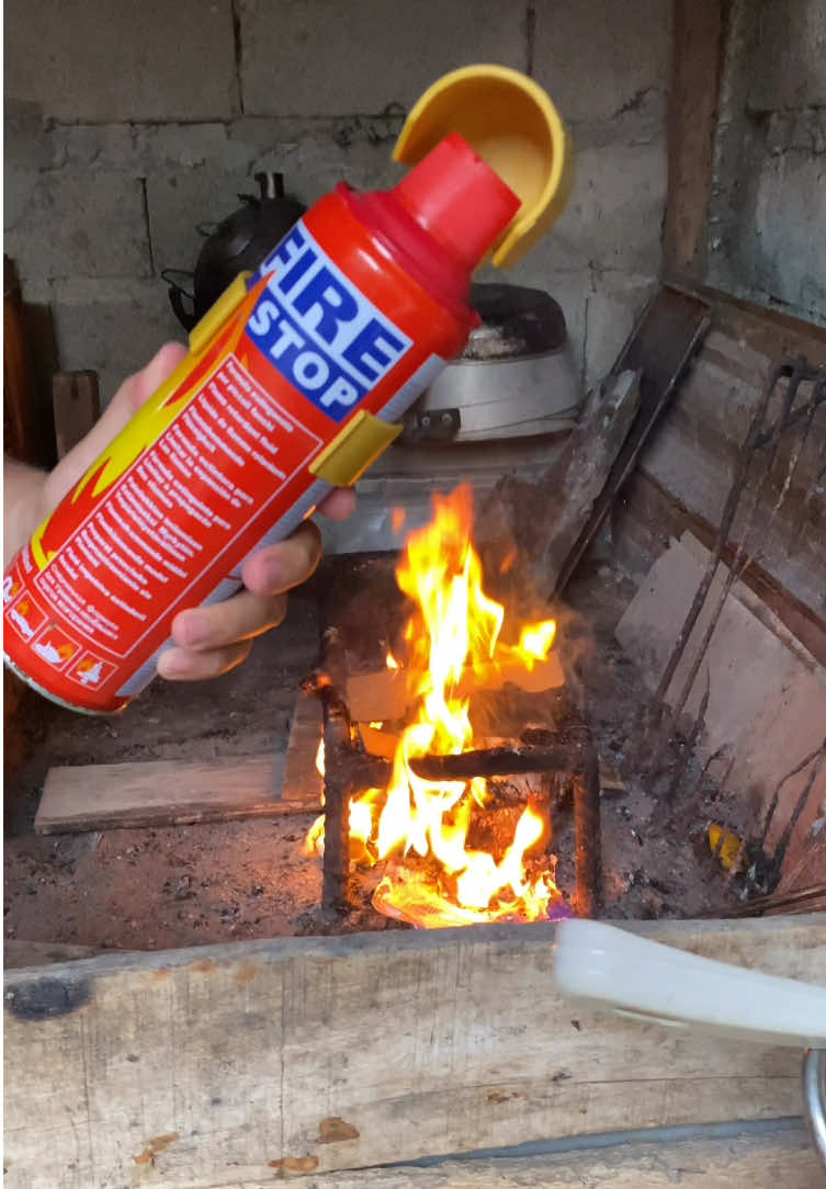 fire extinguishers for car. Poratble fire extinguishers for car. Car fire extinguishers for car. Motor fire extinguishers. fire extinguishers car with holder. fire extinguishers at home. fire extinguishers car with stand.  #CarFireExtinguisher #FireExtinguisher #SafetyFirst #CarSafety #EmergencyReady