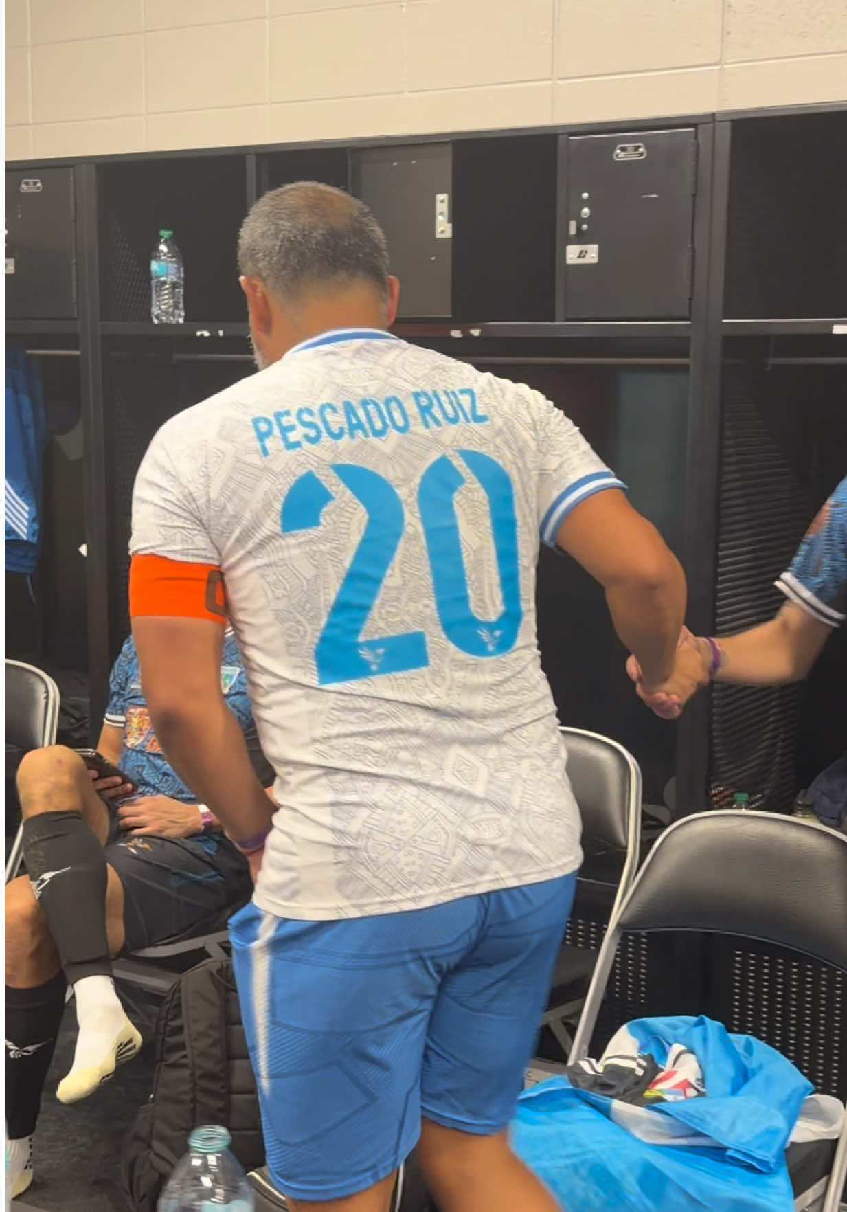 Guatemala a la final 🇬🇹🔥 partidazo y a un paso de la copa 💪 el pescadito no se va sin esa copa🇬🇹 #benitoguatemala #qanagladys #guatemala #benitogt #oswarayuda 