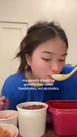 thinking of food 24/7 🦦 #itcouldbeworsemom #foodaholic #mukbang #eatwithme #eatingshow 
