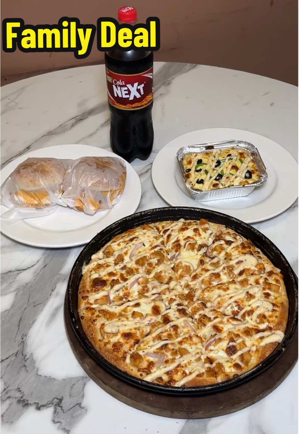 Aap ki family or 4 se 5 doston ke liye deal 🙌 #pizza #deal #pasta #zinger #burger 