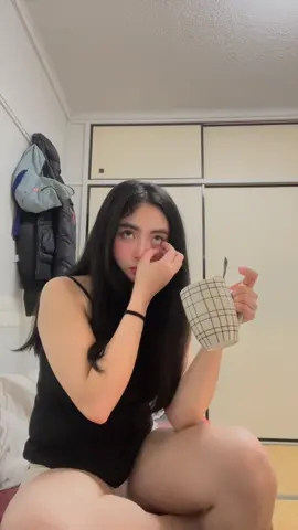 Nagkakape lng nman ako