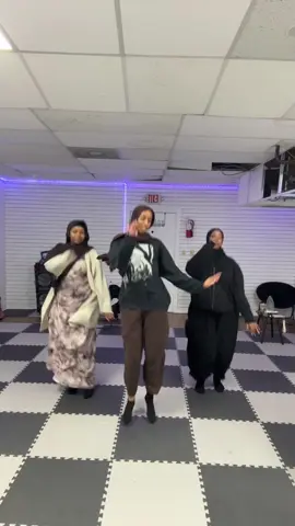 DANCE CREDS TO @surera ❤️ #dhaanto #somalitiktok #somalidance #cabsicabsi @f @amina @Fayzo ✔️ @𝔖𝔞𝔩𝔪𝔞🤍 @h💘 