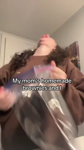 Famous for her brownies in my family #homemade #brownies #addictedtoyou #shakira #trend 