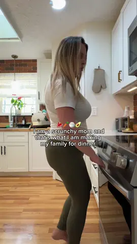 It’s been a family favorite for a while! Instant Pot Beef Plov 🥩 2 1/2 cups short grain brown rice, 500 grams, rinsed and drained* 1 lb beef chuck or beef stew meat, cut into 3/4