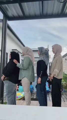 Anak beranang mamak tiktokan✌🏻😆  @ekarahmawatysahi @Rizka Auliany @Lia Rusyida 