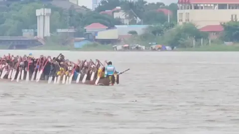 នេះគឺជាសកម្មភាពក្នុងការសាកល្បងរកល្បឿនទូកង #ក្រឡង់ផ្កាយព្រឹកតេជោសែនជ័យបារមីវត្តចំការខ្សាច់❤️🇰🇭កាលពីម្សិលមិញ❤️🇰🇭វត្តចំការខ្សាច់~សង្កាត់ស្ពានថ្ម~ខណ្ឌដង្កោ~រាជធានីភ្នំពេញ❤️🇰🇭#ប្រភព_អ្នកចម្បាំងទូកងកូនខ្មែរ❤️🇰🇭 #Khmer_Baot❤️🇰🇭 #អ្នកស្រឡាញ់វិស័យទូកងកម្ពុជា🇰🇭 #ទូកងកូនខ្មែរ🇰🇭 #កីឡារស់ក្នុងសន្តិភាព🇰🇭 #ទូកងកម្ពុជា❤️🇰🇭 #ទូកង_កម្ពុជា_យើង #🇰🇭🇰🇭🇰🇭🇰🇭🇰🇭🇰🇭🇰🇭🇰🇭