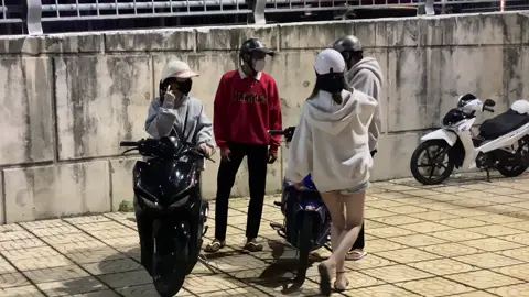 thế là t mất ổ bánh mì :))@Bánh Mì 🥖 ❤️ @Nguyễn Công✈️🇻🇳 @tiểu thúi @khi nào tháo niềng đổi tên 🍀 