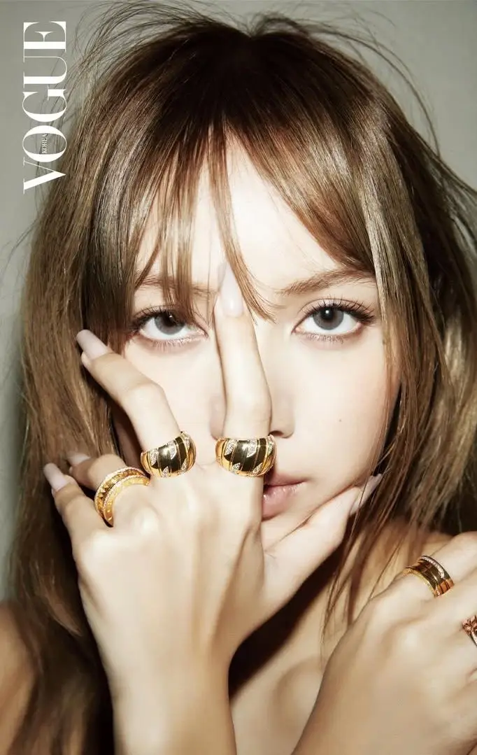 a face like this belongs in a museum. @wearelloud @Bulgariofficial @VogueKorea  #LISAxVogueKorea #LISAxBVLGARI #LALISA #LISA #fyp 
