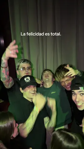 Moski buscando a Bauleti me destruye!!! <3333 