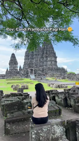 Cantiknya candi prambanan pagi hari. Arah keluar spot batu 🫶🏻   #prambanan #prambanantemple #jogja 