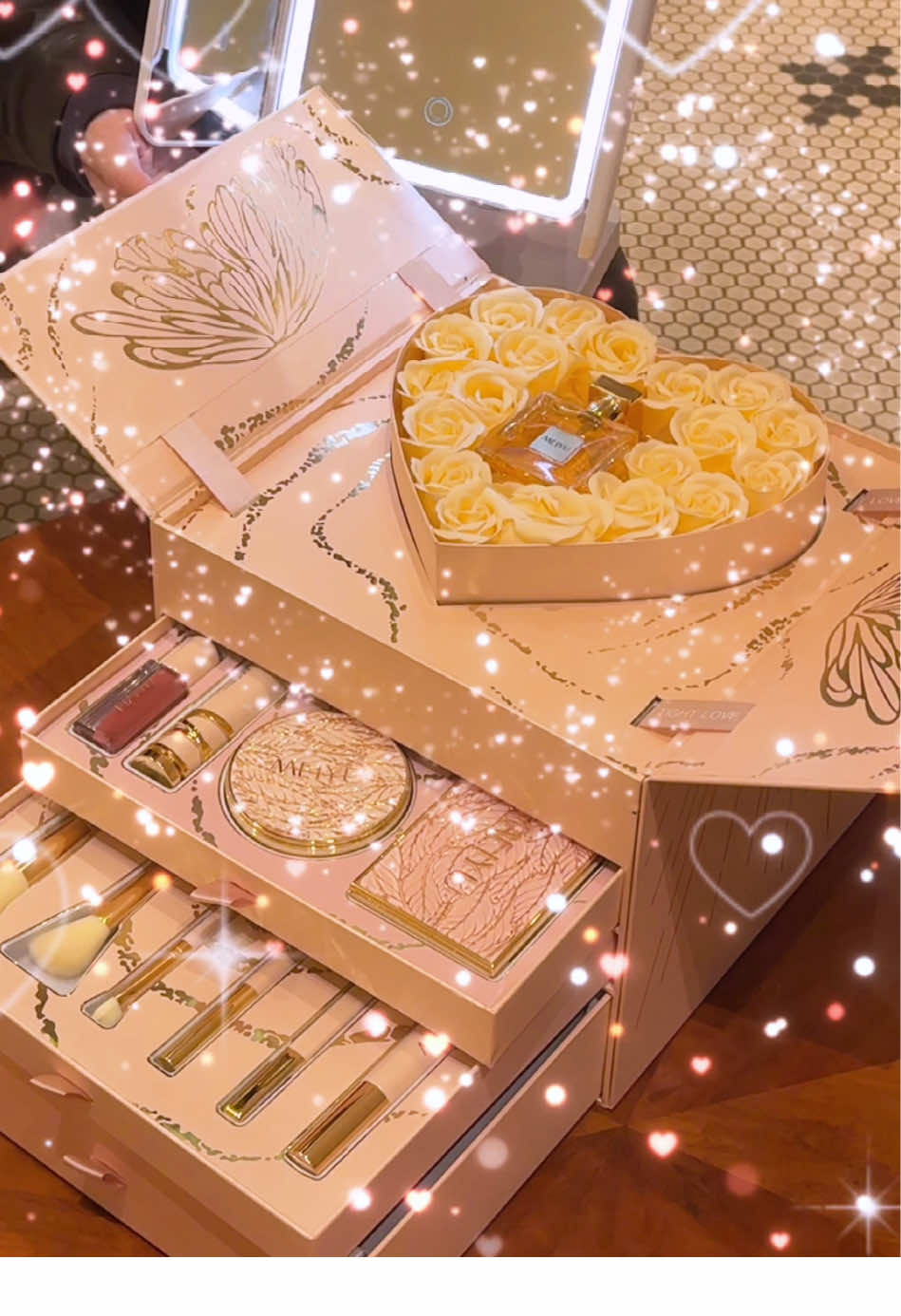 Hộp quà tặng mỹ phẩm cao cấp🎁#meiyu #quatang #quatangnguoiyeu #quasinhnhat #giangsinh #suprise #quatangbangai 