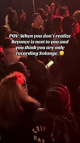 How did I not know this was Beyonce at the time yall! 😩🤣 @Beyoncé #brandyandmonica #theboyismine #tour #concert 