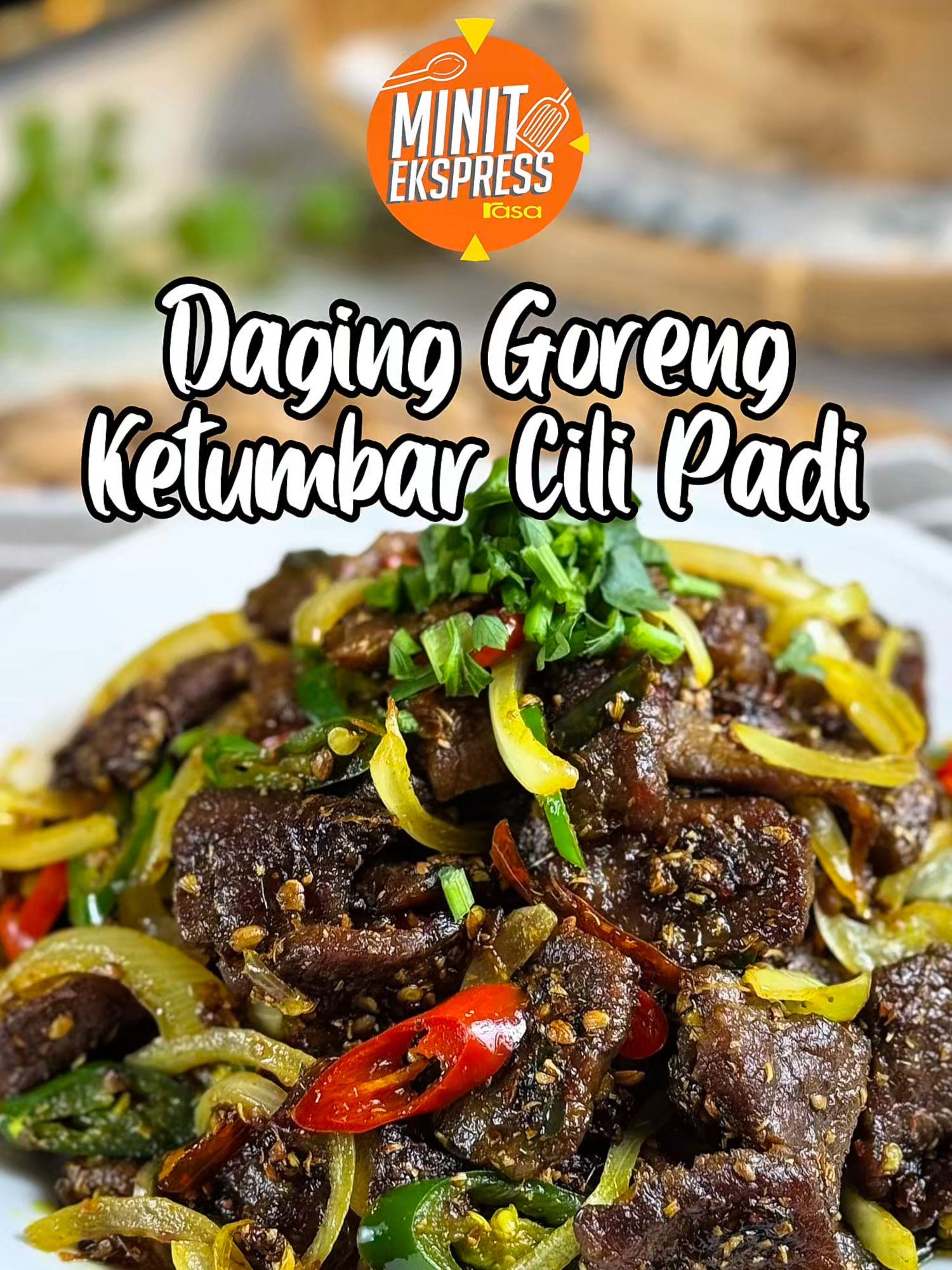 Pencinta daging kena cuba resipi Daging Goreng Ketumbar Cili Padi ni. Harum semerbak, pedas mengancam dan confirm buat nasi bertambah.  DAGING GORENG KETUMBAR CILI PADI Bahan-bahan: 600gm daging | direbus 2 sudu besar biji ketumbar | disangai & ditumbuk kasar ½ sudu kecil serbuk kunyit Garam secukupnya 1 sudu kecil gula 2 sudu besar kicap manis 1 sudu besar sos tiram 1 biji bawang holland | dihiris bulat 3 biji cili merah | dihiris serong 3 biji cili hijau | dihiris serong Bahan Tumbuk: 6 biji bawang merah 3 ulas bawang putih 10 biji cili api | ditumbuk kasar (campur hijau & merah) 1 inci halia Cara memasak boleh tonton di dalam video. Selamat mencuba! #majalahrasa #rasashare #daginggorengketumbarcilipadi #minitekspress #resipi #resepi #recipe #ingatmakaningatrasa