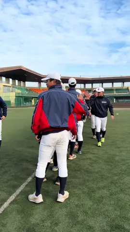 今日のハイタッチです🙌 #社会人野球 #ルネス紅葉スポーツ柔整専門学校 #野球 #滋賀 #jaba 