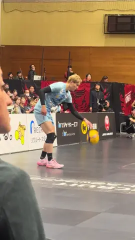 2日目はベンチ裏の席で神席だった✨楽しすぎて余韻から抜け出せない！ 小川くん、小野寺くんとか目の前にベンチに座っていたのが信じられない！ 藍くんはもちろん、塁くんのサーブもたくさん見れて最高だった♡ #サントリーサンバーズ #髙橋藍 #高橋塁 #小川智大 #小野寺太志 