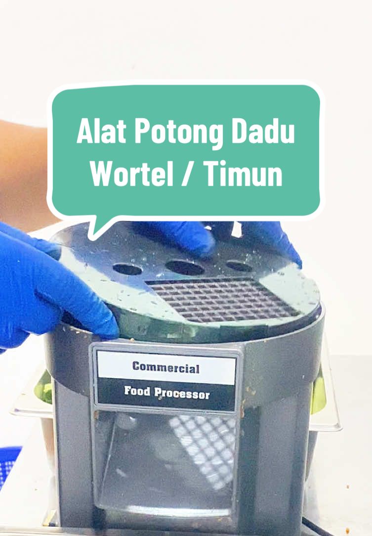 Untuk SPPG mohon bantu relawanya tim persiapan dengan alat ini, karena alat ini benar benar membantu sekali prosesnya. Bisa efficiensi 500% karena dari 5 orang jadi 1 orang saja. Check dan beli di keranjang saya ya. #mbg #sppg #fyp #makanbergizigratis #wortel 