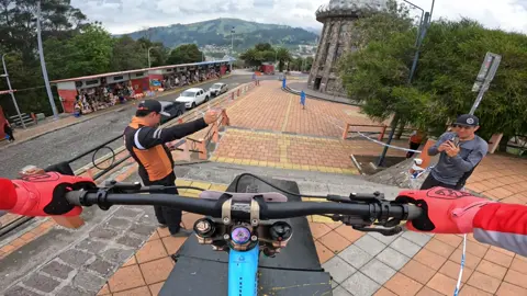 Final Run @clasica_de_cantuna 🥇🔥🔥 @uniandes.ec  @maxxis_ciclismo_ecuador  @tldecuador  @ext_ecuador  @riders365.ec  @mucoff.ec  @matrix.gym.ec  @fitzone_of  @nutricoachmarco  @enfablona  @jarrinbikeschool  @bikehubemtb  @ch2.pro.ec  @probike_ec #urbano  #urbanrace