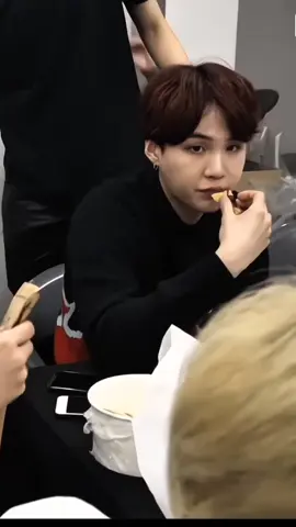 #yoon aku sungguh rindu ingin jumpa walau sekejap saja#cintaku❤️#yoongi #suga_agustd_minyoongibts #