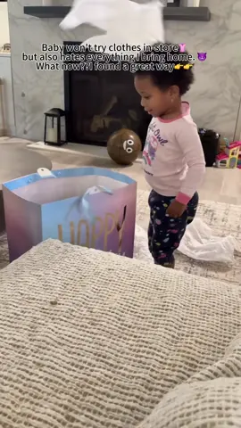 Shopping with my baby…why is it always so hard😥.    #momlife #momproblems #beforeyoubuy #momhack #virtualtryon #dlookapp 