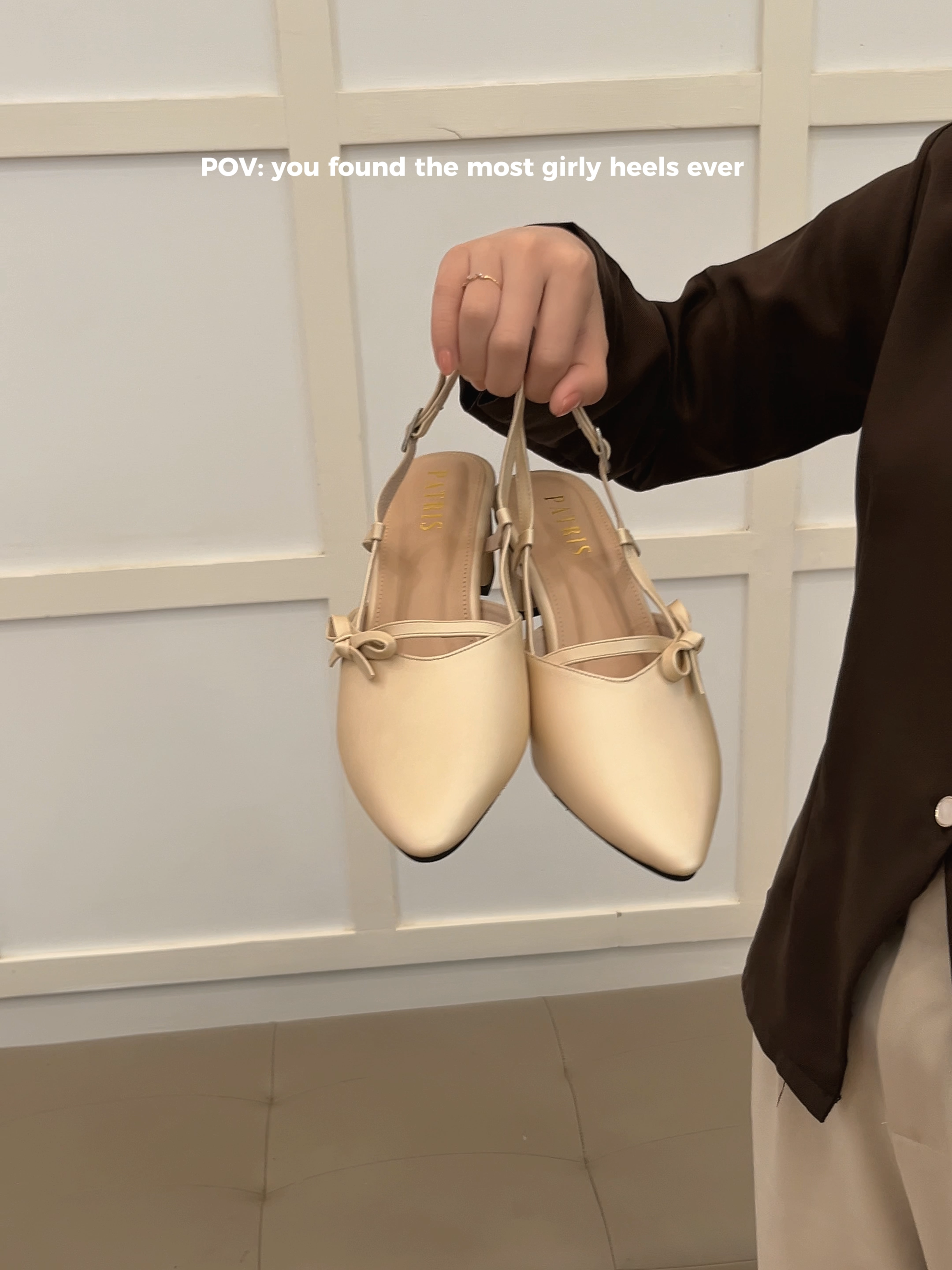 POV: You found the most girly heels ever 🤍✨ Reina Ivory — nyaman, tahan lama, dan makin manis dengan aksen pita. Feminine vibe yang cocok buat segala momen ✨ #Patris #PatrisComfortableandDurable #PatrisOfficial #PatrisOfficialShop #MelangkahBersamaPatris