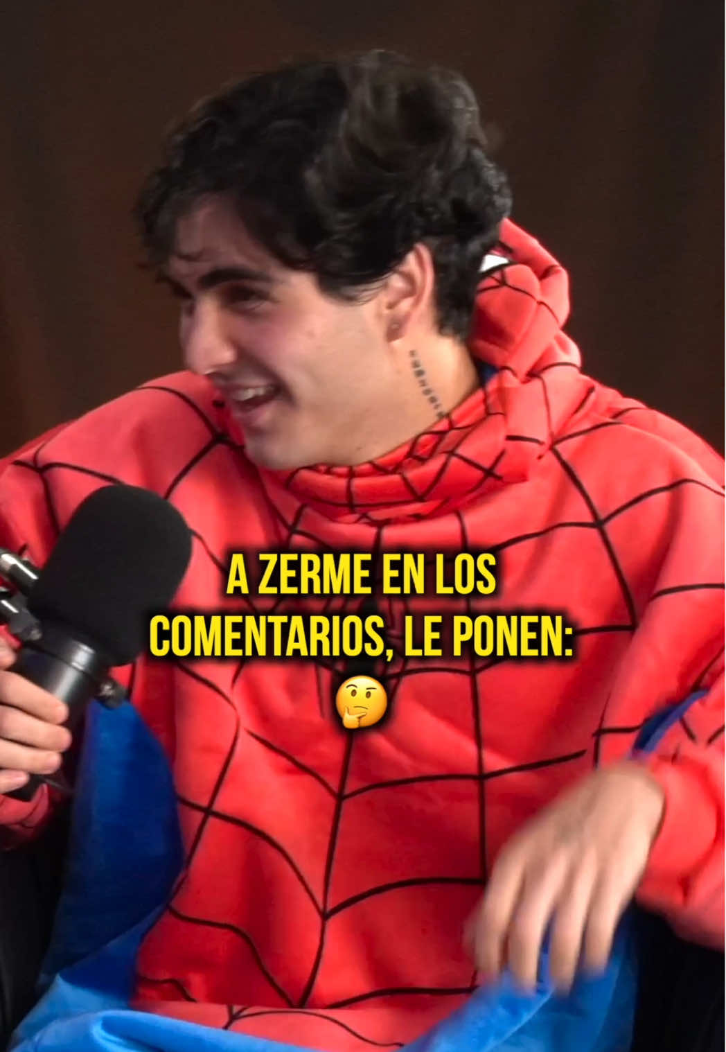 ¿Te VENDERÍAS por DINERO? #5incomentarios #podcast #latinoamerica #podcastclips 