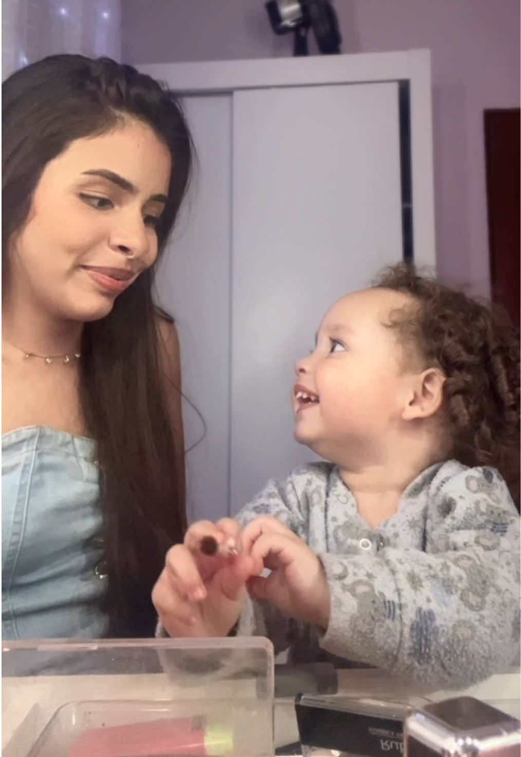 Quem está na ativa? Nós estamos a todo vapor hahah  . . . #sobrinhos #engracado #tiaesobrinha #thalitaelunna #tia 