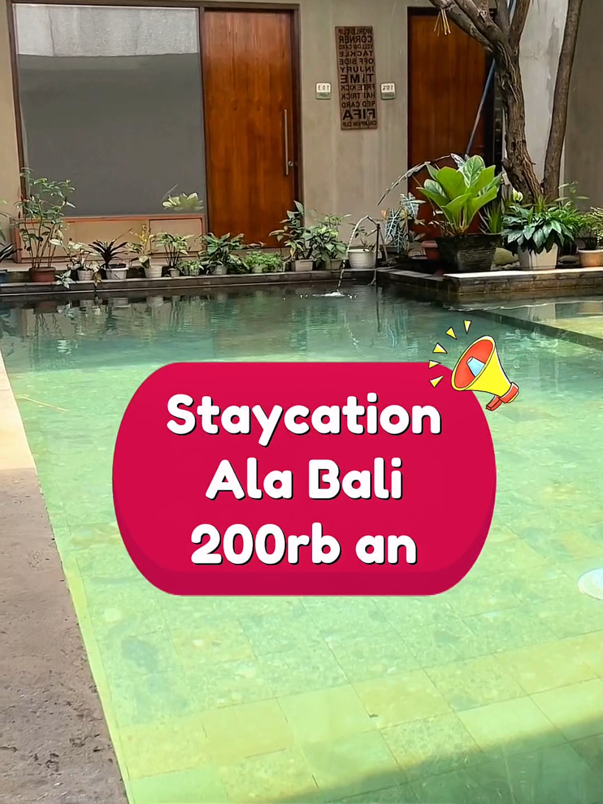 Staycation ala Bali ga perlu mahal, cuma 200rb an udah bisa liburan akhir tahun di URBANVIEW Hotel The Lodge Karawaci loh! Tempatnya luas, nyaman, adem, dan ada indoor pool nya juga! Bookingnya lewat app RedDoorz pakai kode promo YUKNGINEP ya! Langsung pesan sebelum kehabisan! #RedTravelers #URBANVIEWbyRedDoorz #RedDoorz #BukaSemuaPintu #thelodgekarawaci @RedDoorz Indonesia 