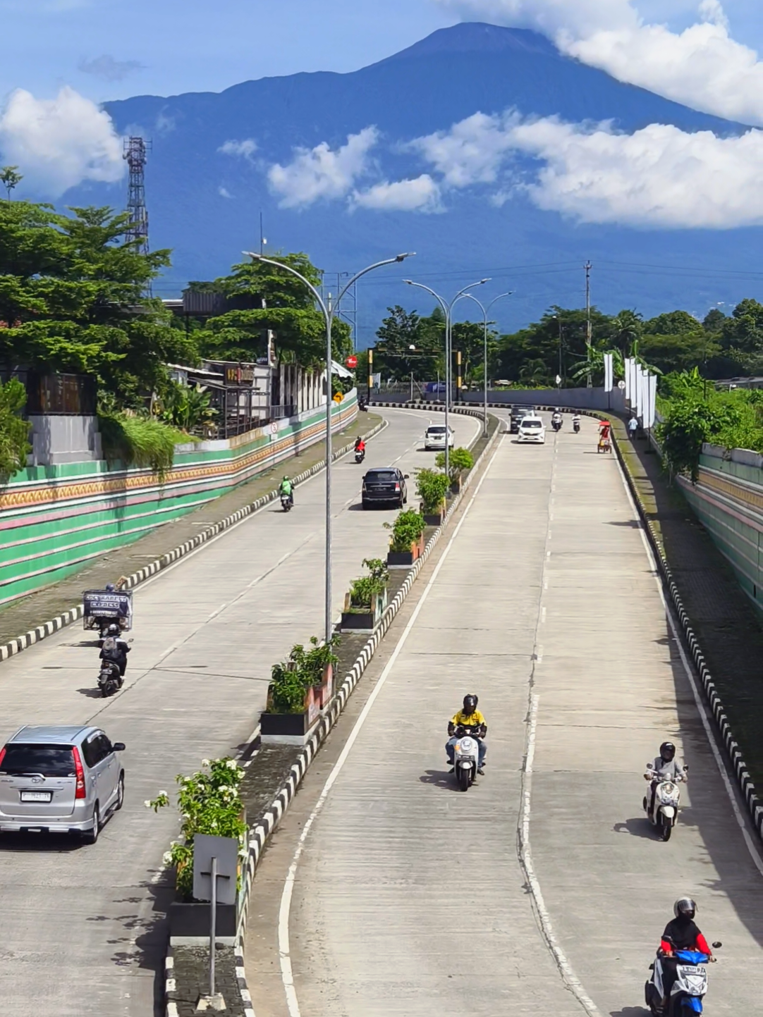 Purwokrto dengan gagahnya gunung slamet...  #purwokerto #videoviral #viral #fyp #fyppppppppppppppppppppppp 