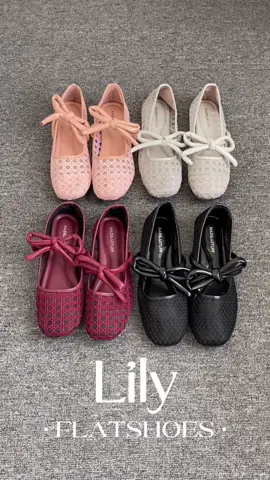 Semangat Senin pakai Lily Flatshoes! 👀 design super cute & cantik! 💘 yu buruan checkout mumpung lagi sale! 🤍 #rekomendasi #nadilastuff #sandalwanita #sepatuwanita #fyp 