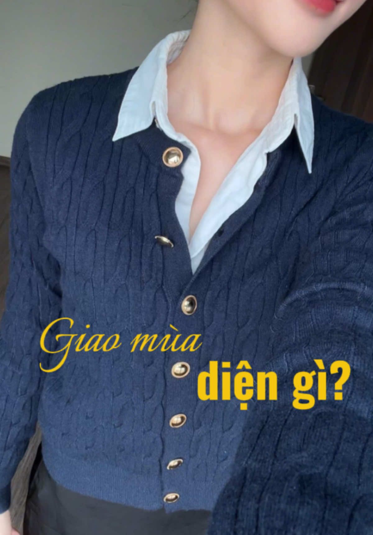 Giao mùa diện gì cùng @Mono Talk 🍂 #monotalk #modernasianelegance #aolenvanthung #cardiganoutfit #duowngntt 