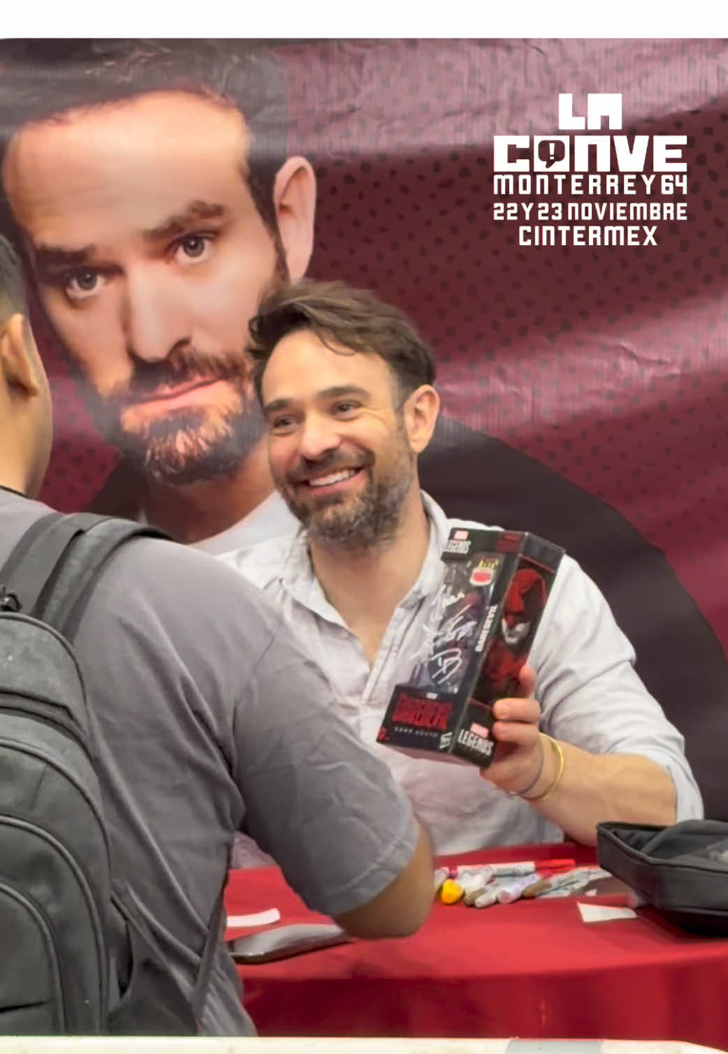 Conocí a Charlie Cox!!!! este fin de semana en Monterrey en La conve número 64, que sueño señores!! #Daredevil #daredevilbornagain #mattmurdock #marvel #marvelstudios 🥹❤️