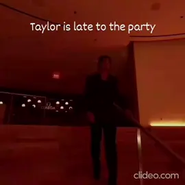 Taylor (Omega) and Nicholas  (Emporio Armani) 🔥🔥😍😍  The night is young, mom like said Alex 🤭🤭