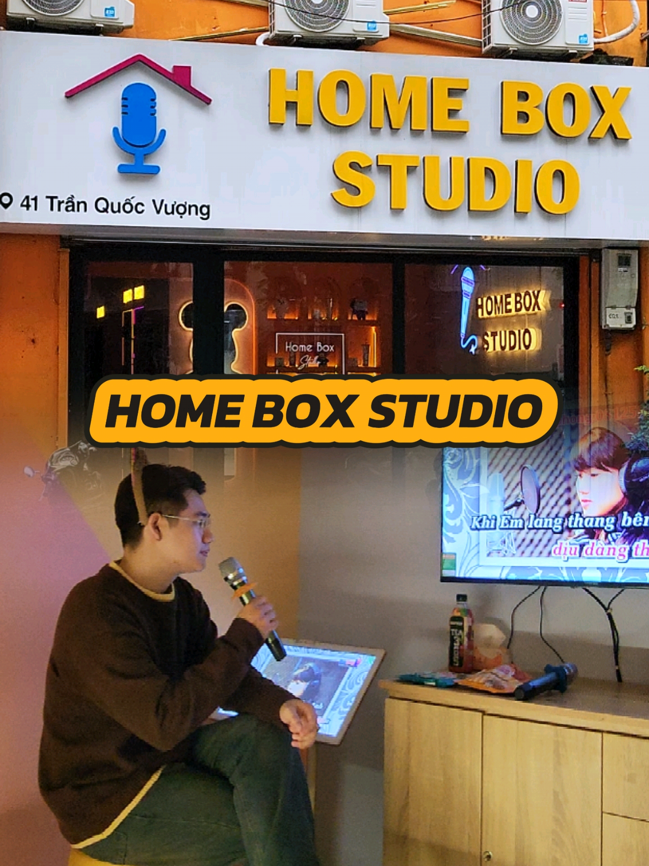 Mình tìm được địa điểm ăn chơi hát hò nhảy múa cực kỳ vui ở ngay khu Cầu Giấy mà chỉ từ 60k/giờ này 📍 HOME BOX STUDIO • 41 Trần Quốc Vượng • 125 Huỳnh Thúc Kháng kéo dài #homeboxstudio #musicbox #karaoke #caugiay 