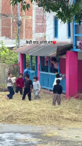 Memories fading away❤️ #fypシ゚ #foryoupage #creatorsearchinsights #childhoodmemories 