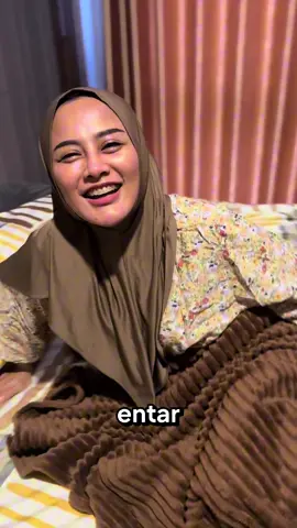 Jangan muka doang yg dirawat yaaaa.. kaki jugaaaa… #azaleasmoothfootcream 