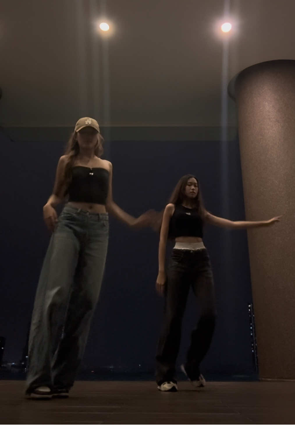 Let me luv u with @tynnn | dc: @小愛  #duo #dance #letmeloveyou #justinbieber #trending 