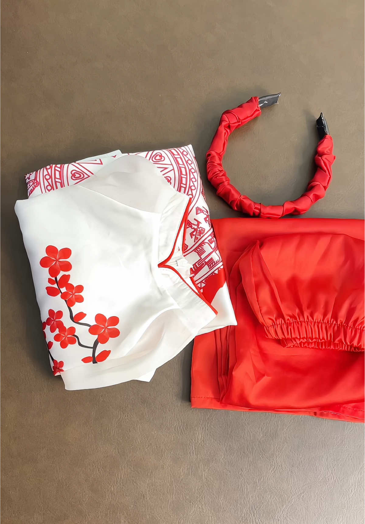 Sét áo dài vải lụa kèm bờm cho bé . #tet2026 #tet #aodaichobe #aotet #aodaichobe 