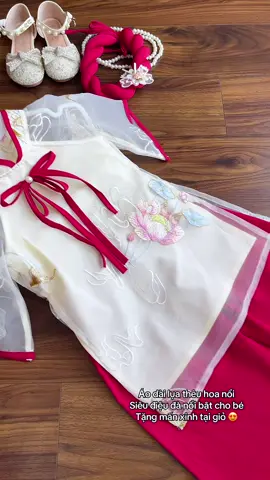 Áo dài thêu hoa nổi điệu đà cho bé mặc lễ Tết chụp ảnh du xuân đều xinh#xuhuong #aodai #aodaitet  @MonMiu1620  @MonMiu1620  @MonMiu1620 
