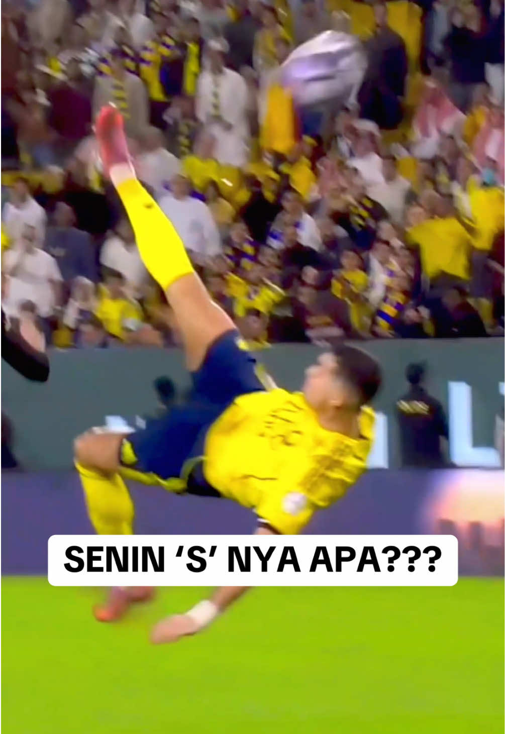 #SaudiProLeague ⚽ - SALTO LAH BOS 😎 #CristianoRonaldo 🐐 Saksikan Roshn Saudi League hanya di Aplikasi SPOTV NOW! Follow kami untuk konten Sepak Bola lainnya! 📲⚽ #SPOTVIndonesia #OlahragaTikTok 