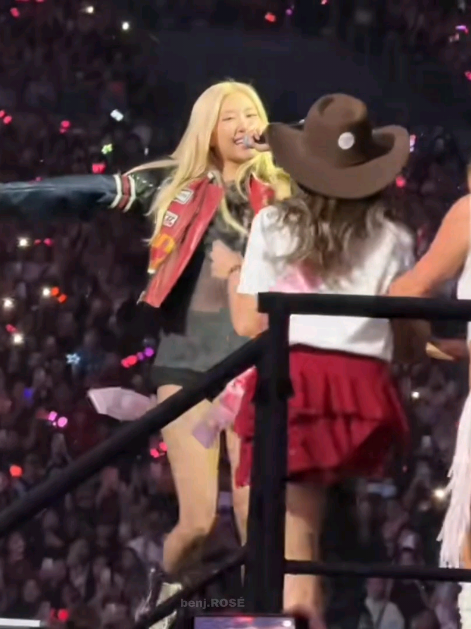 rosé with a fan 🥹 this is so wholesome 🫶 | BLACKPINK in Bulacan, PH #ROSÉ #numberonegirl #blackpink #fyp #foryoupage 