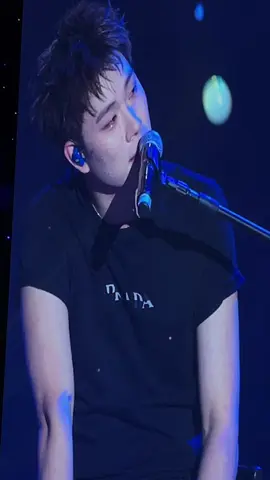 Dương khóc, khóc cho hành trình mình đã đi qua, khóc vì hạnh phúc khi được mn đón nhận. Hành trình sắp tới Dương luôn có Dopamine đồng hành nên anh hãy tự tin toả sáng nhé!!! 💙💙💙#duongdomic #anhtraiduongdomic #danang 