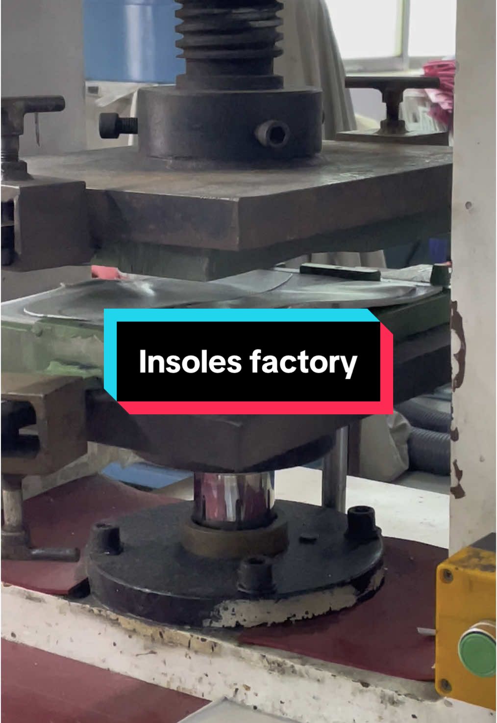 Professional insole manufacturer, supporting OEM and ODM. Welcome to consult.#insoles #insoleshoes #OEM #ODM #sportsinsoles #breathableshoes #leatherinsoles #nationalmanufacory #shoepads #heelpiec #amusoli #acupressure 