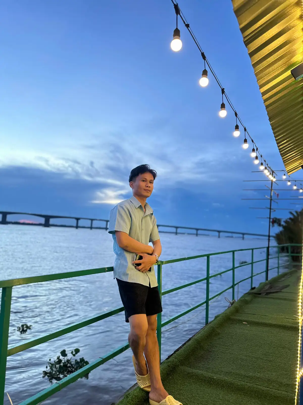 Mắt Em hững hờ…🖤🌻🍀