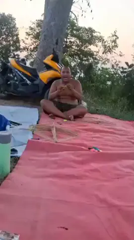 prei sambitane , fokus produksi sek, tarek sessssss clebew wkwkw izin post suhu 🙏🙏🙏🙏 #alay #layanganbali #psambitan #layanganputus #layanglayang 