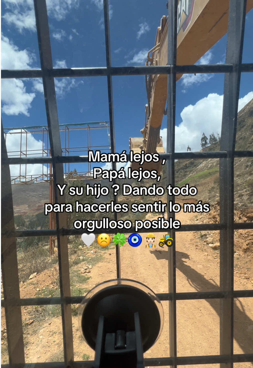 #maquinariapesada #lineaamarilla🚜💯💛 #madrecitalinda🌹 #Dios #metasysueños #excabadora #triste #paisajes_hermosos #💛🦺🚜🙏🏻 