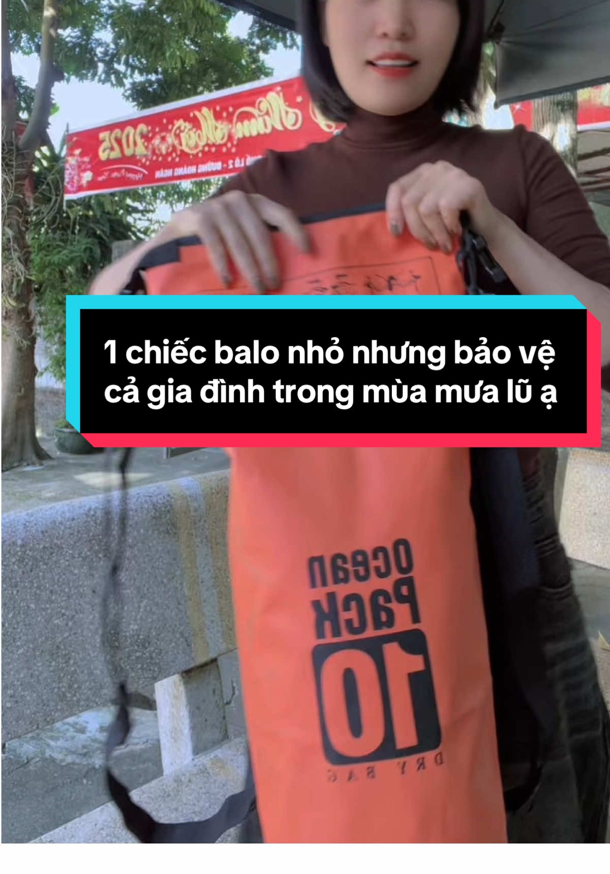 1 chiếc balo nhỏ nhưng bảo vệ cả gia đình trong mùa mưa lũ ạ  #tuikhochongnuoc #balophao #tuichongnuoc #tuichongnuocdienthoai #tuichongnuocdiphuot  @Mẹ Đậu Mít  @Mẹ Đậu Mít  @Mẹ Đậu Mít 