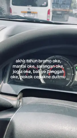 akhir tahun ready supir sesszzz @PeRceLL @Cupstewrd  #fypage #hiace #hiacecommuter #hiacepremio #pariwisata 